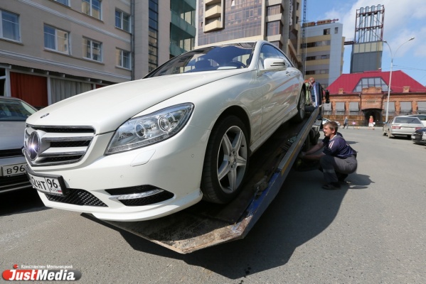 За июнь с улиц Екатеринбурга эвакуировали почти 5 тысяч машин - Фото 1