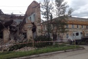 В Ирбите обрушилась стена двухэтажного дома