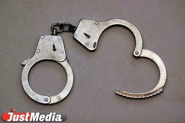 Полиция задержала на Уралмаше двух братьев-мошенников, изготавливавших поддельные чеки, квитанции и печати - Фото 1