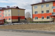 Власти Свердловской области не спешат приводить в порядок «новые аварийные дома» для переселенцев