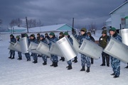 В Краснотурьинске сотрудники колоний учились пресекать массовые беспорядки и вести переговоры