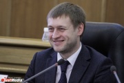 Депутат Семеновых считает, что Караваев уволился с поста директора фонда капремонтов, чтобы избежать уголовной ответственности за срыв программы. ДОКУМЕНТ