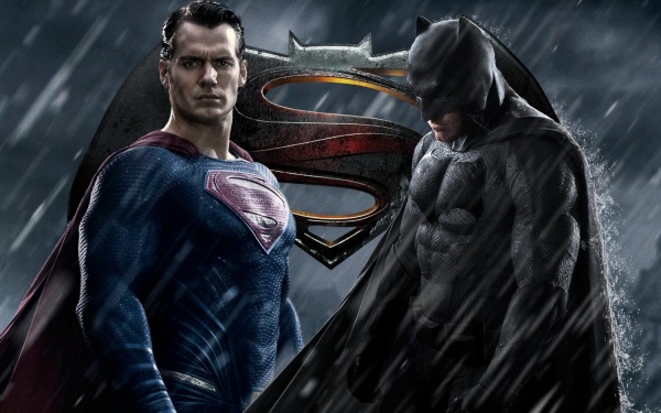 В  кинотеатре «Премьер Зал Парк-Хаус» покажут фильм без дубляжа  про супергероев “Бэтмен против Супермена: На заре справедливости” - Фото 1