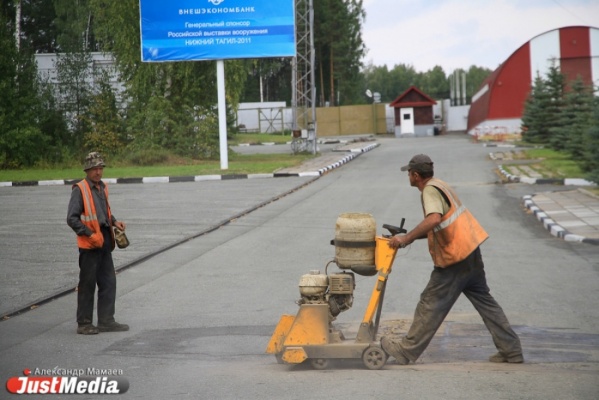 Перенимаем опыт Казахстана и Белоруссии. В России предложили строить дороги из цемента - Фото 1