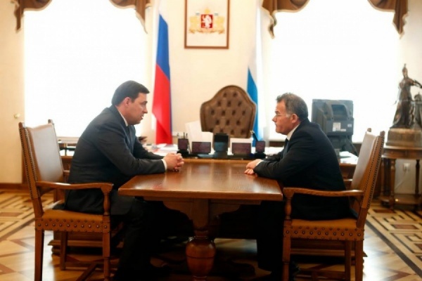 Тунгусов получил из рук Куйвашева удостоверение главы администрации губернатора - Фото 1