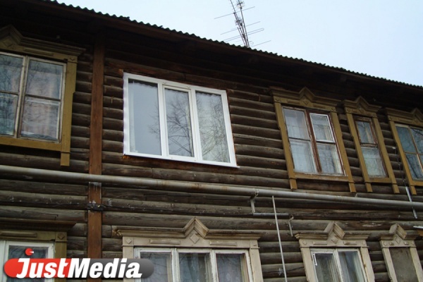 Жителям аварийного дома в Ирбите выделят на переселение 11,8 миллиона рублей - Фото 1