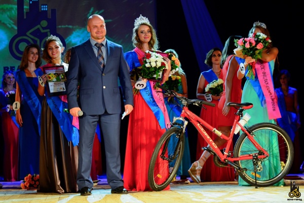 В Екатеринбурге назвали имя самой красивой, умной и спортивной «вело-девушки» - Фото 1