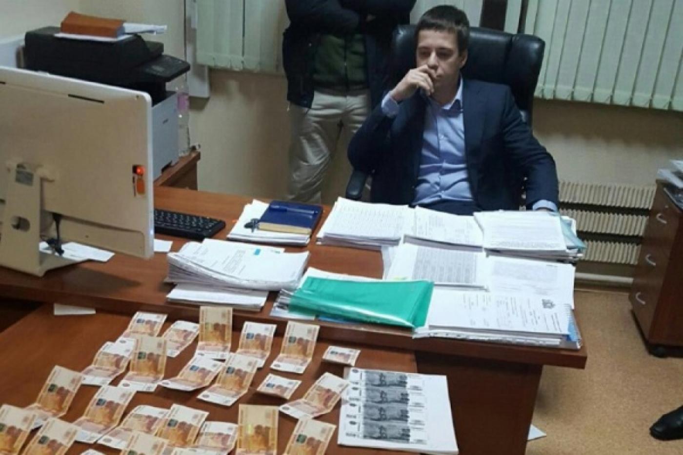 Руководителя департамента рекламы МУГИСО взяли под домашний арест - Фото 1