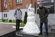 Студенты Горного университета слепили из снега ректора Николая Косарева