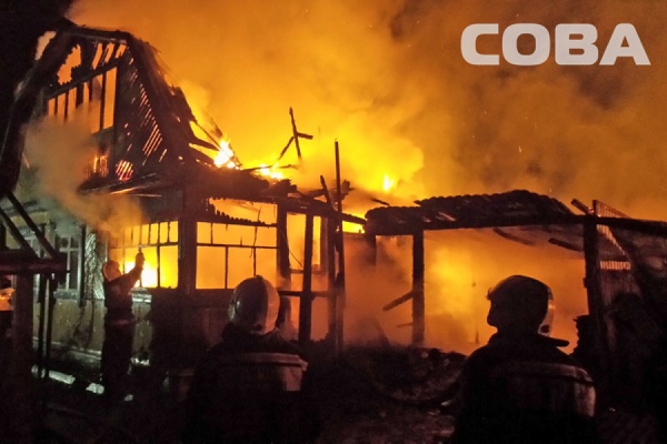 В коллективном саду «Хрустальном» сгорели сразу два дома - Фото 1