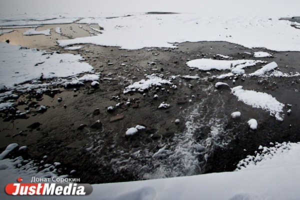 Первая жертва тонкого льда: на реке Серге, провалившись в полынью, погиб рыбак - Фото 1