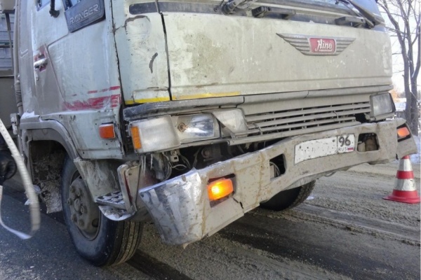 В Березовском водитель грузовика без прав переехал пенсионерку на пешеходном переходе - Фото 1