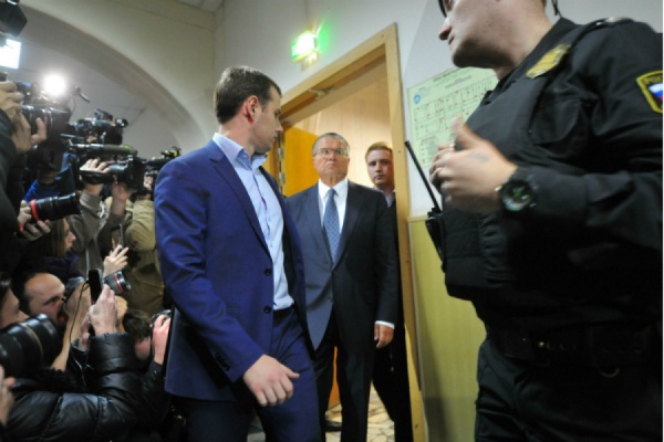 В Кремле не стали считать Алексея Улюкаева коррупционером - Фото 1