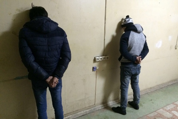 Двум мигрантам в Екатеринбурге светит срок за кражу телефона и коньяка - Фото 1