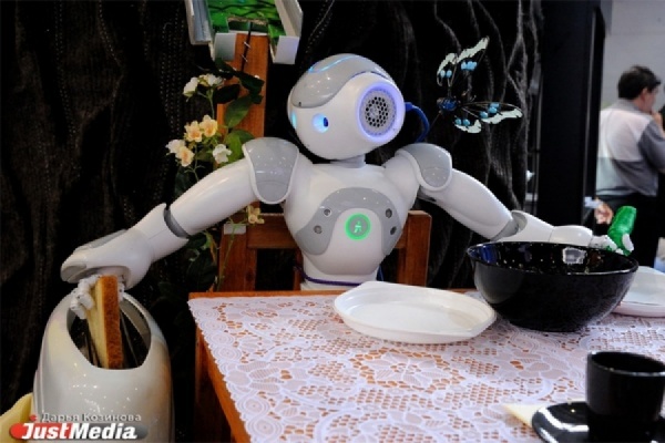 Школьники со всей страны примут участие в рабочем совещании с роботами - Фото 1