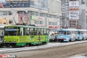 В Екатеринбурге из-за выехавшей на трамвайные рельсы фуры случился транспортный коллапс