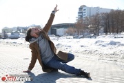 Неунывающий танцор Владимир Рябинкин: «Пришла весна. Все выходим, двигаемся и наслаждаемся погодой». В Екатеринбурге +6 градусов. ФОТО, ВИДЕО