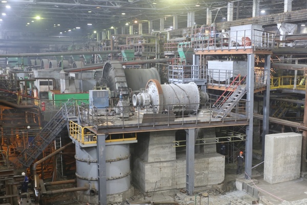 На обогатительной фабрике Гайского ГОКа завершается монтаж новой мельницы - Фото 1