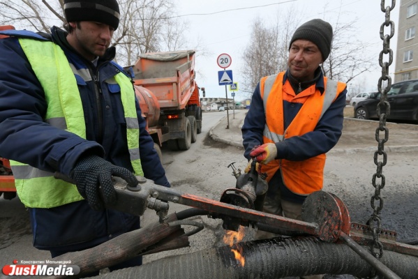 Ямочный ремонт в Екатеринбурге откладывается из-за нарушений процедуры торгов, обнаруженных УФАС - Фото 1