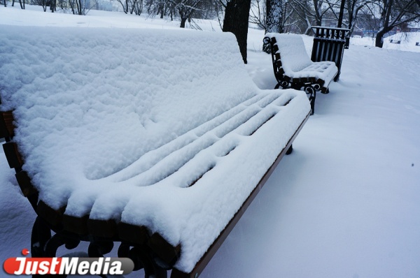 До 15 сантиметров. На Свердловскую область обрушатся сильные снегопады - Фото 1