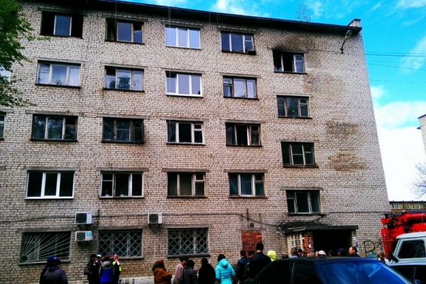 В Рефтинском в пожаре погибли четверо жителей пятиэтажки - Фото 1