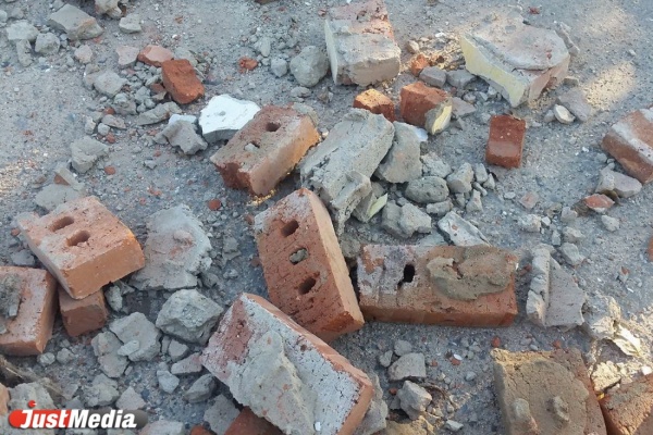 В Нижнем Тагиле наркоманы-закладчики обрушили стену дома - Фото 1