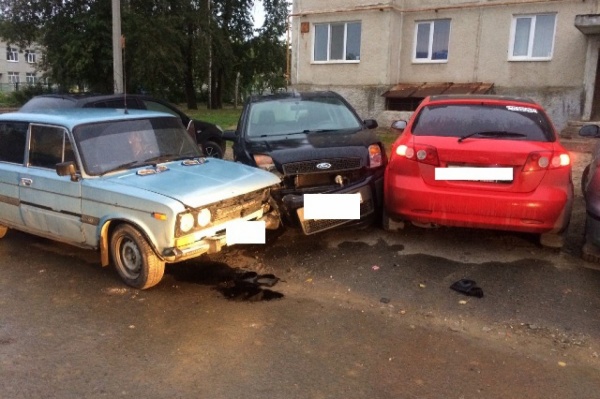 В Кировграде пьяный водитель угнал «Жигули» и протаранил несколько машин - Фото 1