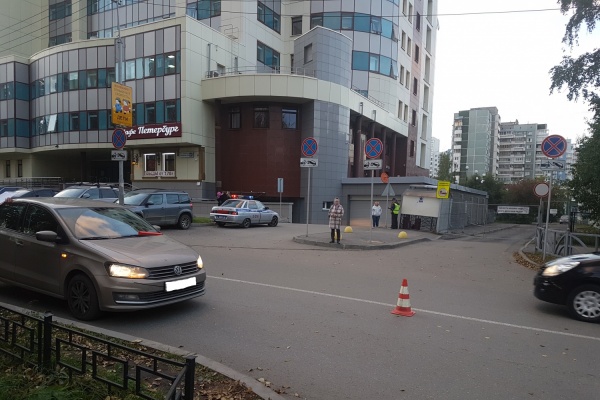В Екатеринбурге водитель Volkswagen сбил десятилетнего ребенка - Фото 1