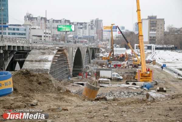 На Макаровском мосту запустят трамваи в обе стороны. ФОТО - Фото 1