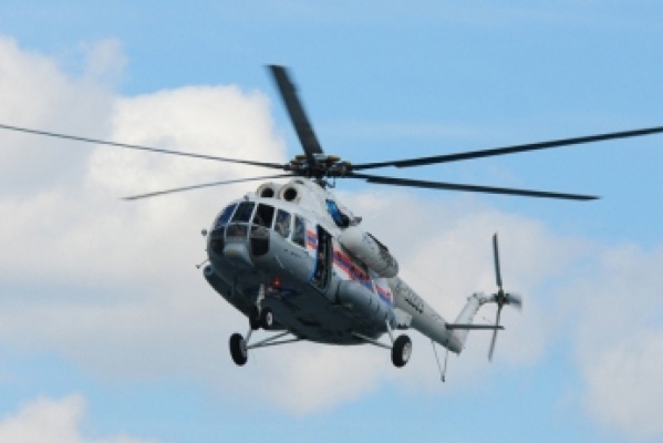 На поиски туриста в район перевала Дятлова вылетел вертолет Ми-8 МЧС России. ФОТО - Фото 1