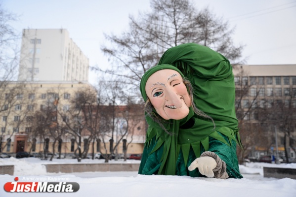 Наталья Гаранина, Театр кукол: «И что это за погода? То тепло, то холодно. Не знаешь, как одеваться». В Екатеринбурге -4 и снег. ФОТО, ВИДЕО - Фото 1