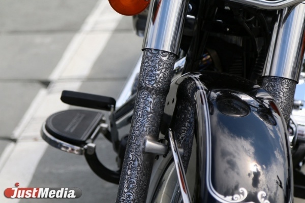 В Сухом Логу мотоциклист влетел в «ГАЗ Луидор» - Фото 1