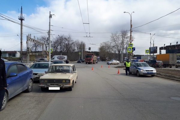 В Екатеринбурге водитель «шестерки» сбил десятилетнюю девочку. ФОТО - Фото 1