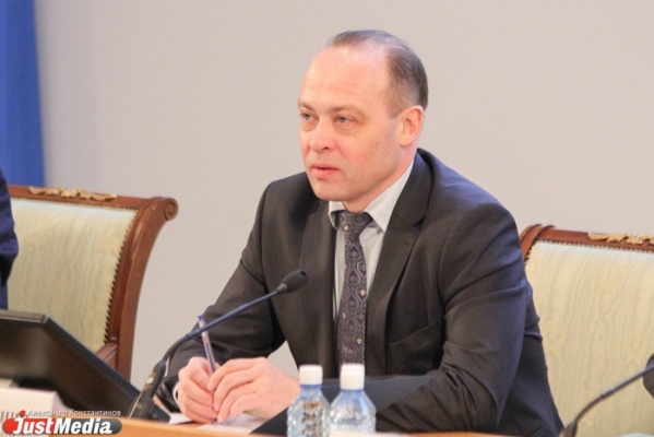 Свердловский министр рассказал, где искать работу уволенным с инновационных заводов сотрудникам - Фото 1