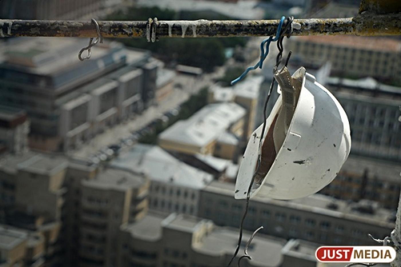 В Качканаре умер рабочий, поскользнувшийся при ремонте кровли детского сада - Фото 1