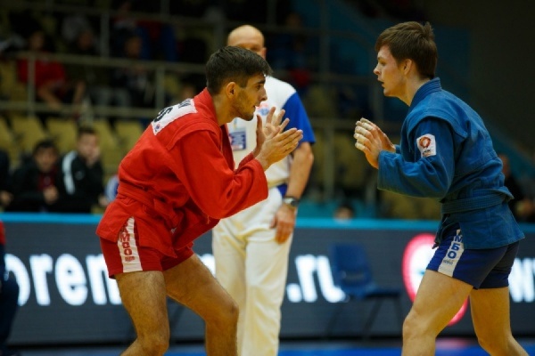 Двое самбистов УГМК завоевали бронзовые медали чемпионата Европы - Фото 1