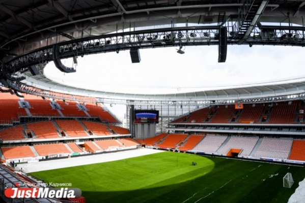 Стадион «Екатеринбург Арена» простоит со временными трибунами минимум до Нового года - Фото 1