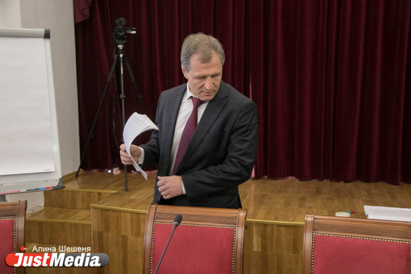 Депутаты Екатеринбурга обвинили чиновников в том, что их не допускают к бюджету - Фото 1