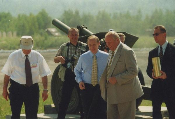 20 лет назад Путин впервые посетил Свердловскую область в должности президента - Фото 1