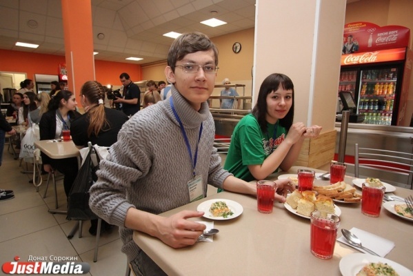 За нарушения в работе пищеблоков свердловские школы оштрафовали на 6,4 млн рублей  - Фото 1