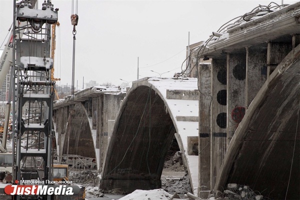 Движение по Макаровскому мосту запустят уже к концу октября - Фото 1