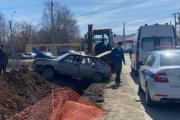 В Екатеринбург 19-летний пьяный лихач на ВАЗе сбил двух дорожников