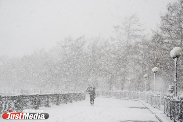 В Екатеринбурге ожидаются сильные снегопады, а в выходные ударят морозы