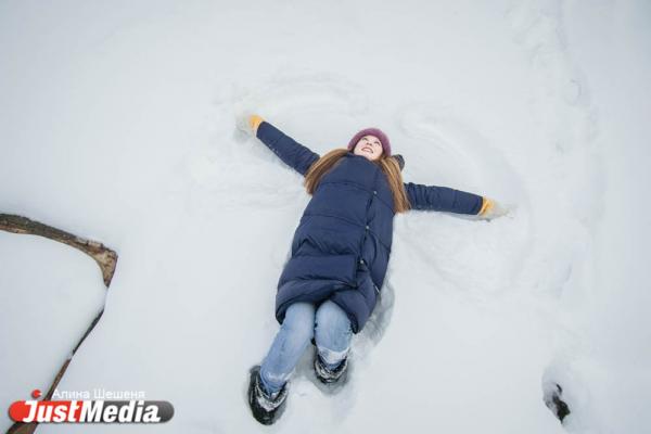 Журналист Евгения Пешкова: «Не понимаю людей, которые не любят зиму и постоянно ноют, что им холодно и ветрено». В городе -8 градусов - Фото 6