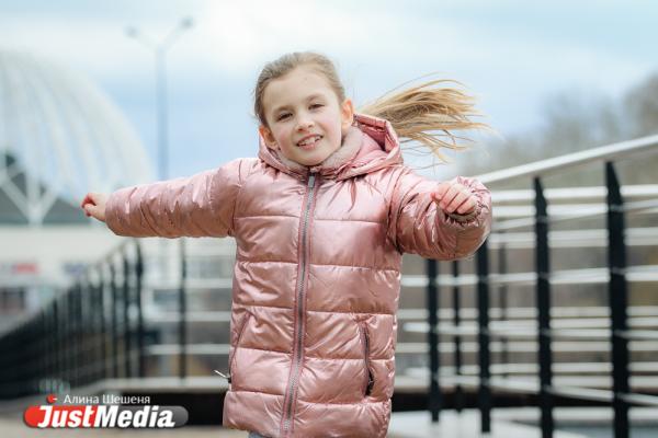  Полина Губина, восьмилетняя гимнастка: «У человека при любой погоде должно быть хорошее настроение». В Екатеринбурге 0 градусов - Фото 4