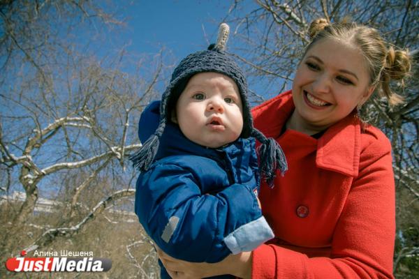 Телеведущая Дарья Степанова с сыном Глебом: «На Урале в любой момент может выпасть снег». В Екатеринбурге +16 - Фото 2
