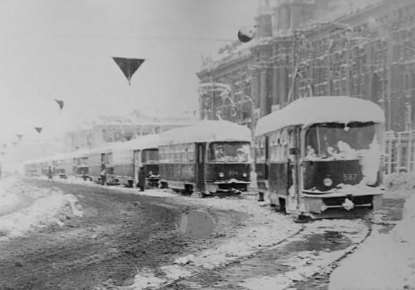 Демонтаж рельсов на Свердлова и 40-градусные морозы. Как работали свердловские трамвайщики в конце 1970-х в спецпроекте «Е-транспорт» - Фото 13
