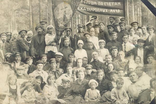 С появлением первой электростанции с восьмигранной трубой в конце XIX века в Екатеринбурге начали отказываться от керосиновых фонарей  - Фото 5