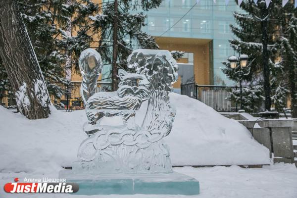 Смотрим, как выглядят районные ледовые городки Екатеринбурга - Фото 17