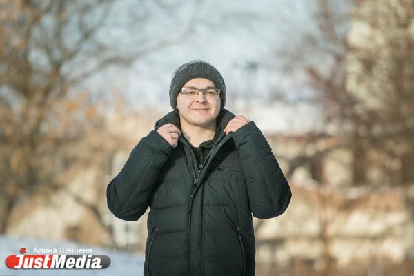 Павел Ахатов, видеоинженер: «Я - аллергик. Зимой мне свежо, и это позволяет мне чувствовать себя хорошо». В Екатеринбурге +3 и мокрый снег - Фото 5